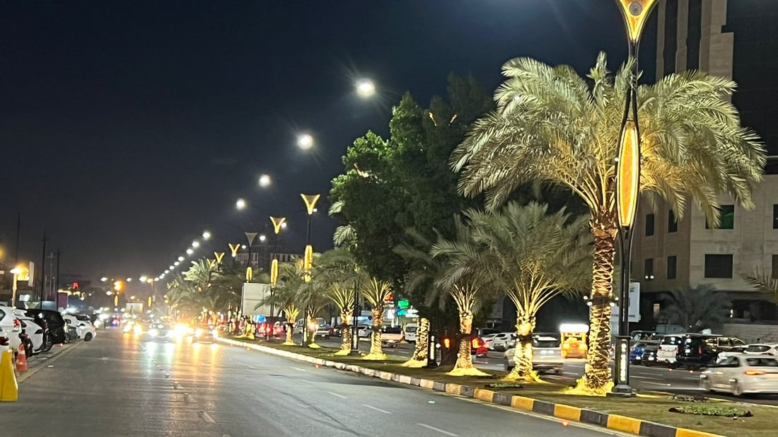 صور من شارع الجامعة في الجادرية بعد التوسعة.. الاختناق المروري انتهى ليلاً ونهاراً