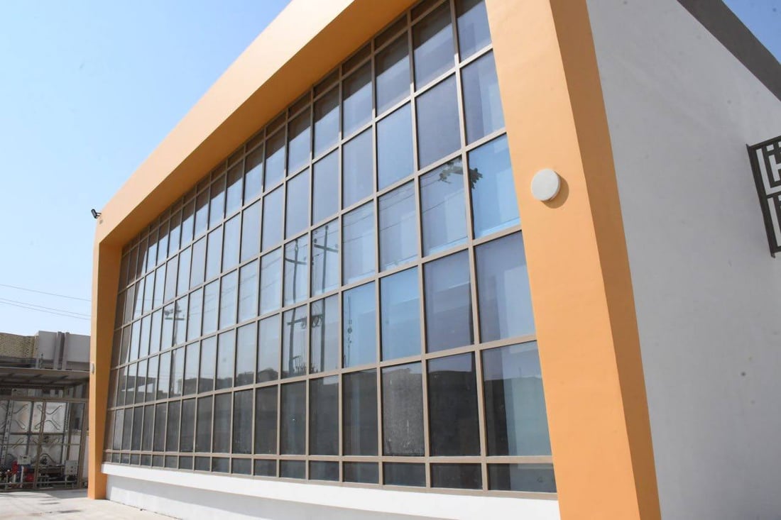 صور: تلاميذ النجف يودعون المدارس الكرفانية.. التربية افتتحت مدرسة “الشهيد نصرالله”