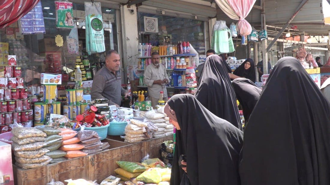 صور من أسواق المسيب قبيل رمضان.. السيدات منشغلات بتحضير الخلطات و”بهارات الجدر”