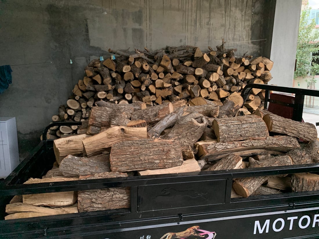 Pshdar residents face cold without heating oil, turn to wood burning