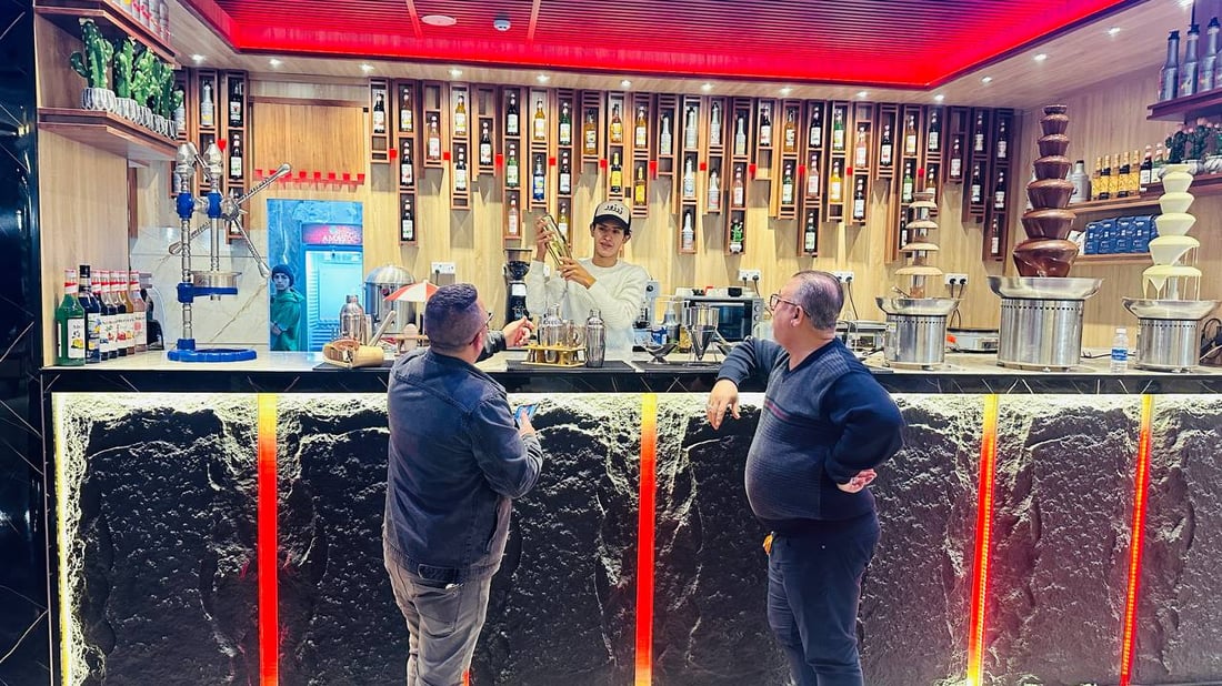 مطعم زرزور مندهش من الانفتاح الاجتماعي في الكوت.. أول فرع من 5 طوابق (صور)