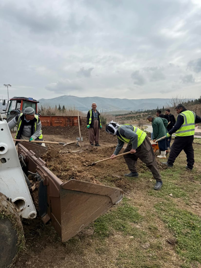 تراکتۆر و عارەبانەکەی پارکی هەواری شار کرایە سیمبول