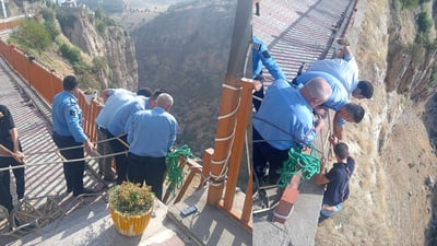 جزدانی پارەکەی خەریک بوو سەری بخوا