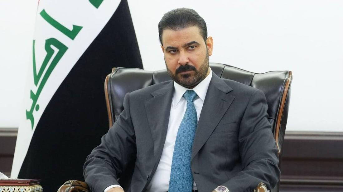 “بعد بيع قصور صدام”.. الرواتب كل 40 يوماً ونواب البرلمان آخر من يقبض