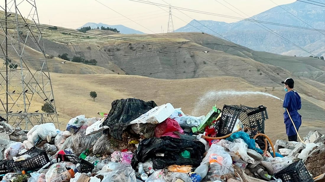 ئیدارەی سۆران دەستی بە رشاندنی کۆڵان و گەڕەک و زبڵخانەکان کرد