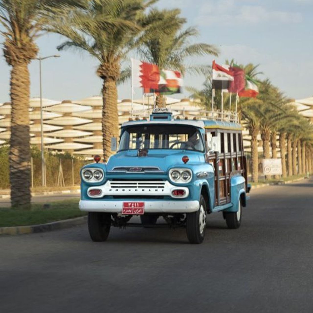 البصرة: باص تراثي من خشب السفن وأنامل الفلّاحات يجوب دول الخليج (صور)