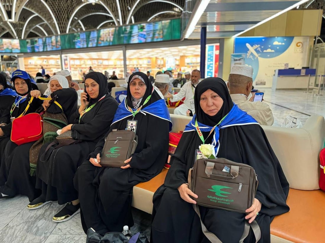 على متن الناقل الوطني.. تفويج أول وجبة من الحجاج عبر مطاري بغداد والنجف (صور)