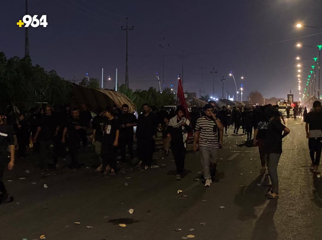 صور من البصرة الآن: حشود المعزين تتجه إلى مسجد خطوة الإمام علي في الزبير