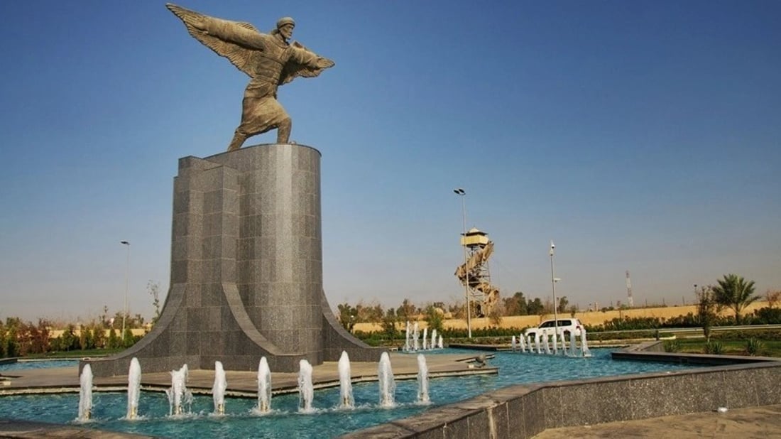 أمر استقدام لمدير عام في النقل.. مخالفات في عقد “عباس بن فرناس”