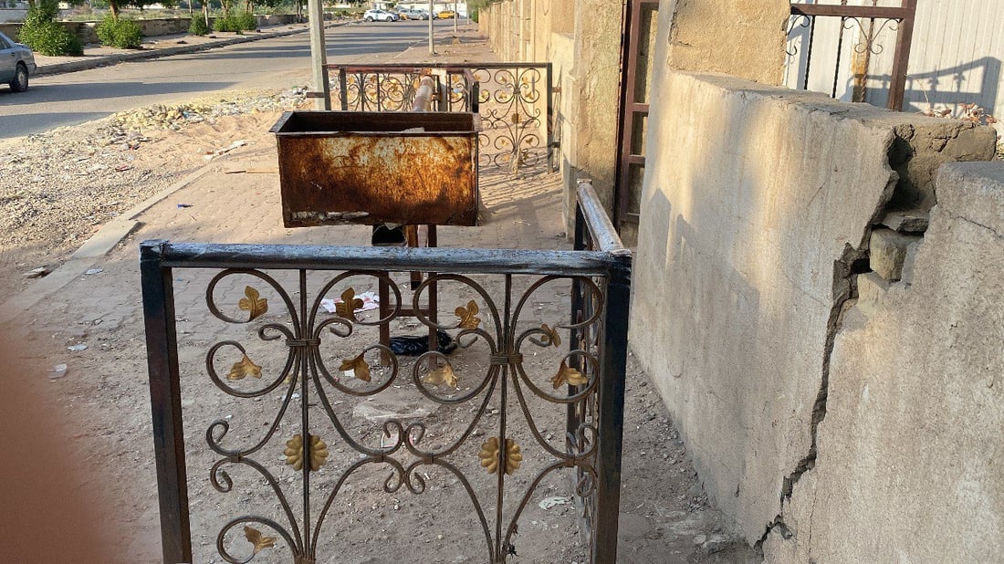 صور: بلدية العمارة نسيت وضع ممر لأصحاب الكراسي المتحركة بعد تطويق الحدائق!