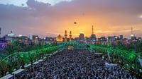 صور من عيد كربلاء.. حشود المصلين امتدت من مرقد الإمام ال...