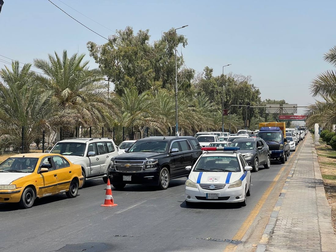 النجف تستغرب: لماذا تبلطون في وقت الذروة!.. والبلدية توضح