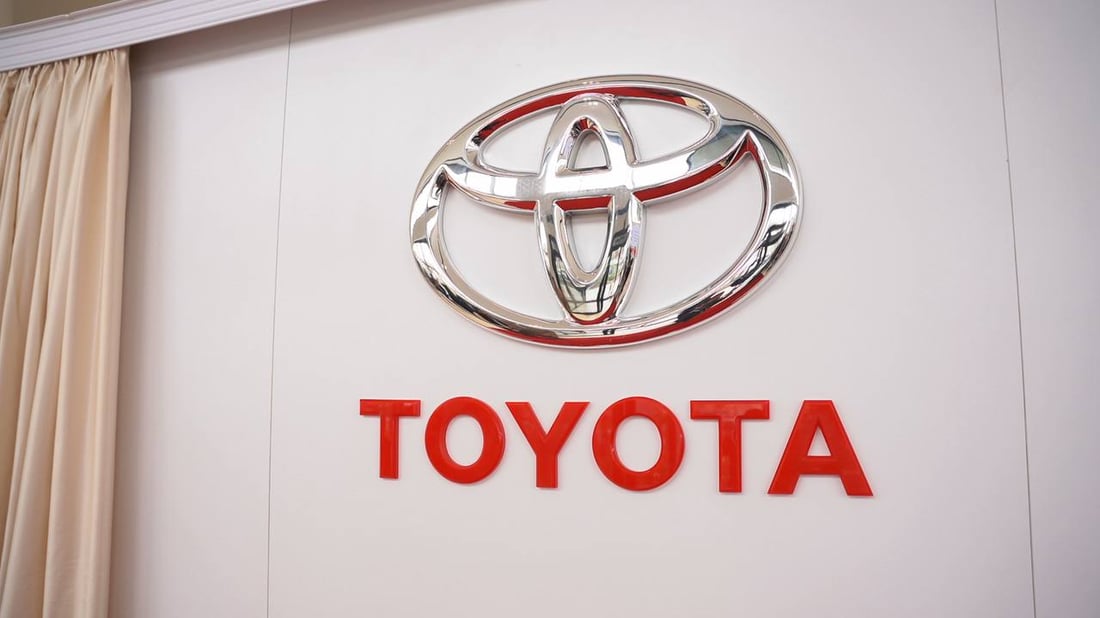 سيارات كهربائية بالتقسيط و”هايلوكس” للمزارعين.. تويوتا تفتتح مركز خدمات في الكوت