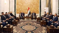 صور: محافظ بغداد في مكتب المالكي برفقة عدد من أعضاء مجل