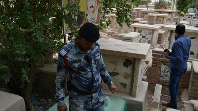 العثور على جثة شابة يشتبه بموتها خنقاً في مقبرة وادي السلام