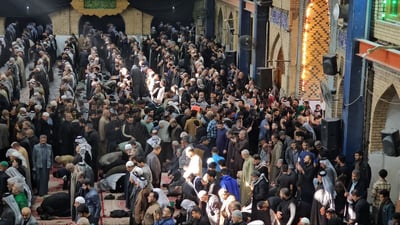 صور: حشود كبيرة في ذكرى وفاة الإمام القاسم.. وأهل المدينة يفتحون بيوتهم