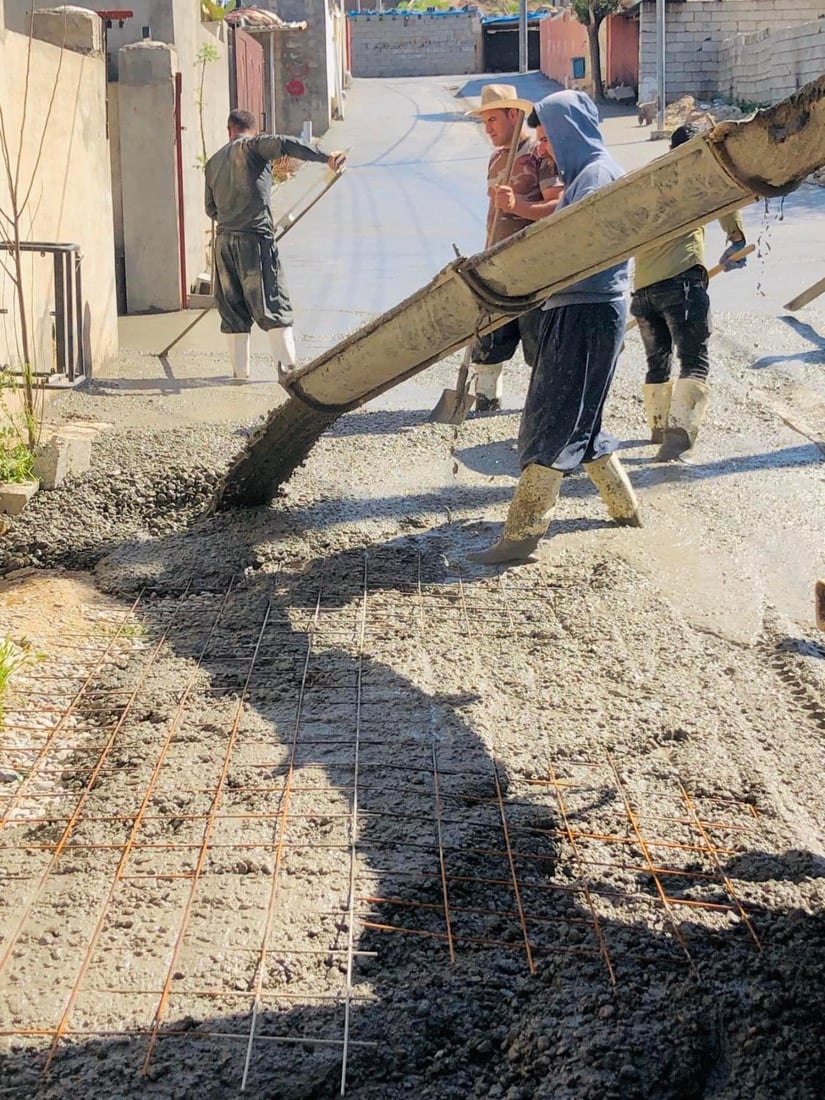 بۆ یه‌كه‌مجار كۆڵانه‌كانى گوندێكی ته‌قته‌ق كۆنكرێت ده‌كرێت