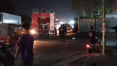 صور: السيطرة على حريق شارع المدارس في المشتل شرق بغداد دون إصابات أو خسائر