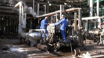 معامل البصرة تعود لإنتاج “الذهب الأبيض”.. سماد اليوريا لكل مدن العراق