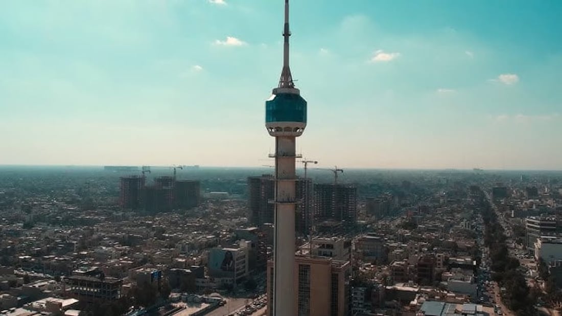 فرق البيئة تتفقد مناطق بغداد لرصد الروائح غير الطبيعية (صور)