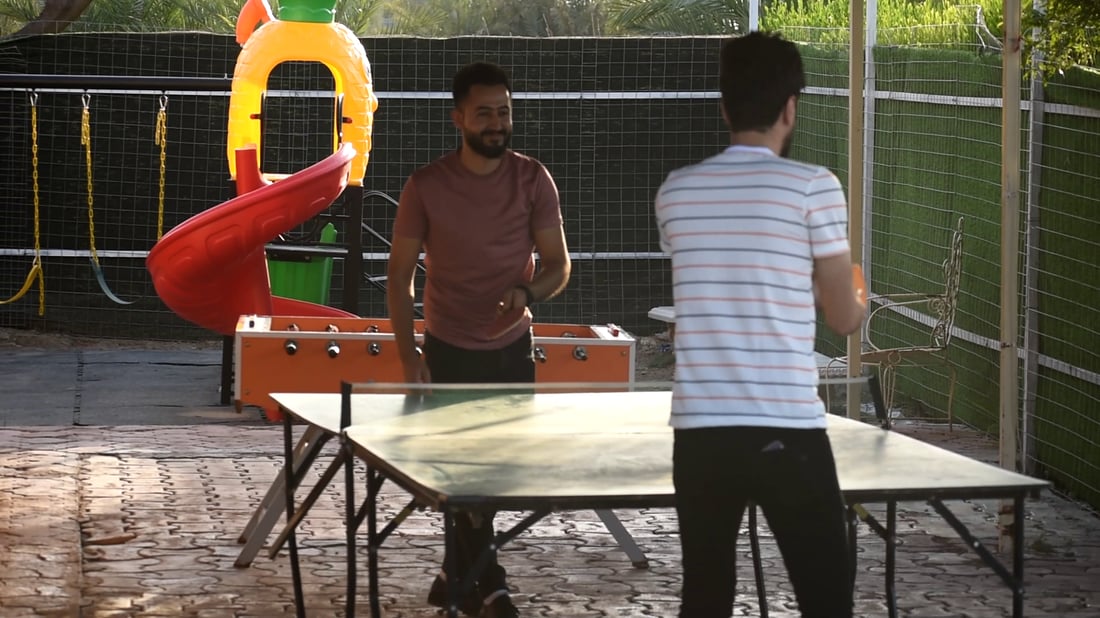 حفلات “باربكيو” ومسابح باردة.. صور من شاليهات الصقلاوية البعيدة عن صخب المدينة