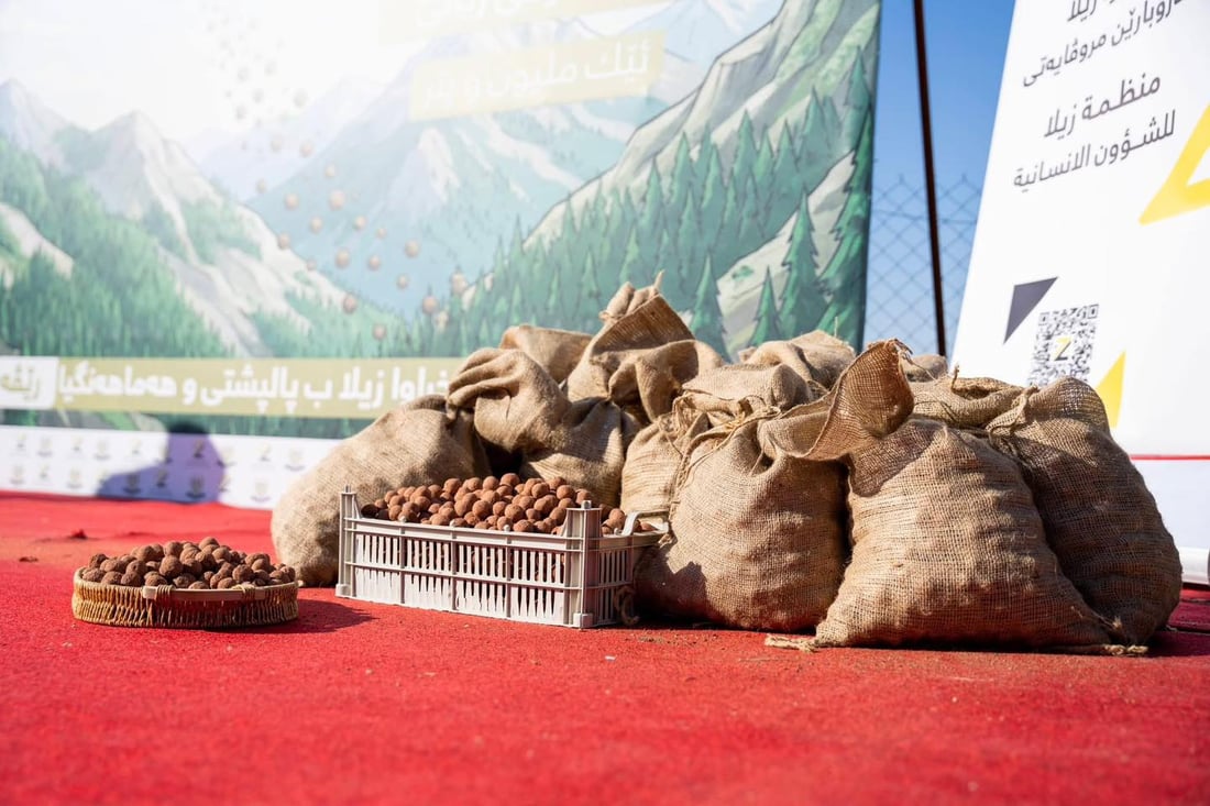 لەرێگەی هێلیکۆپتەرەوە رێژەی سەوزایی لە چیاکانی زاوێتە زیاد دەکرێت