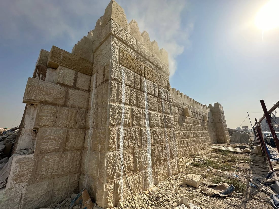 الموصل: ثري يتبرع بـ 160 مليون لإعمار السور الأثري ويدعو أقرانه للانضمام (صور)