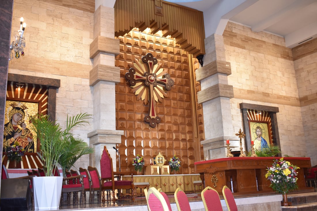 خميس الأسرار.. مشاهد من طقس غسل الأرجل بعد العشاء الأخير