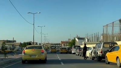 فيديو: عطل إلكتروني في بطاقة الوقود وطوابير طويلة أمام بنزين خانات الموصل