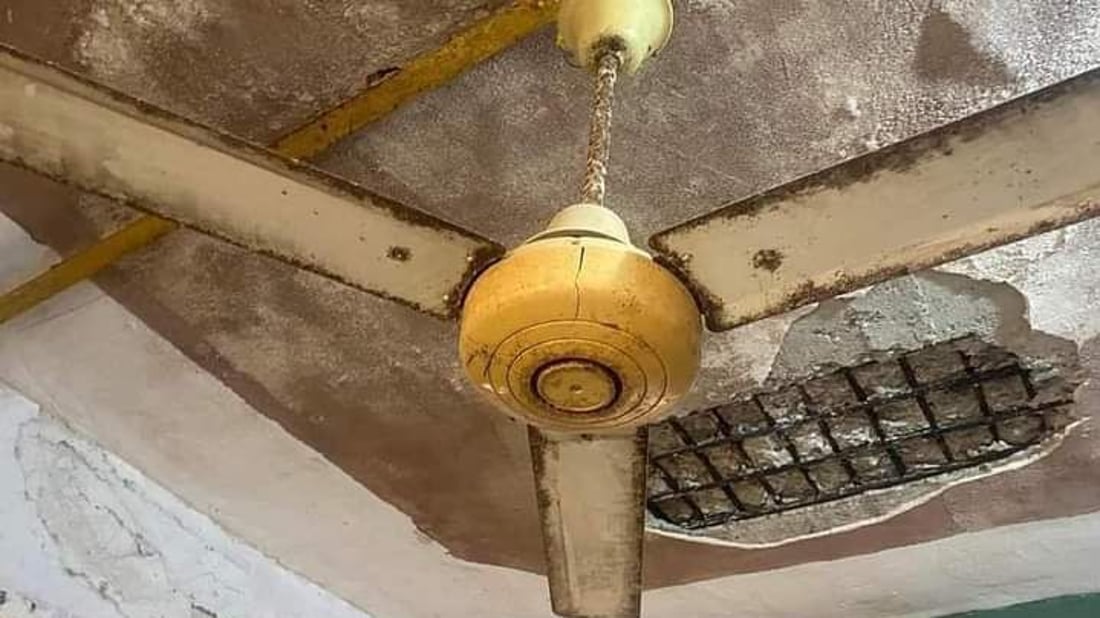 جبلة: ابتدائية العطاء آيلة للسقوط والصيانة تنتظر “الأمن الغذائي” (صور)