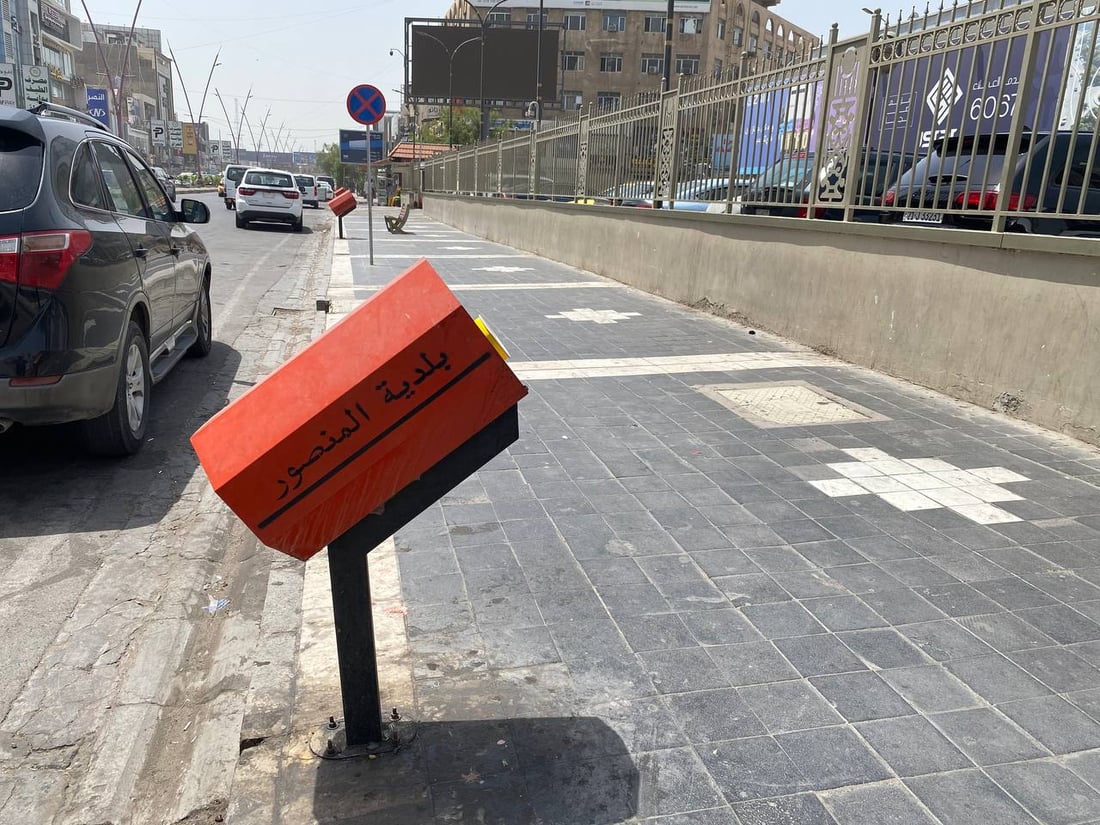 مخصصة للنفايات الخفيفة.. حاويات جديدة في شوارع المنصور بلون لباس البلدية (صور)