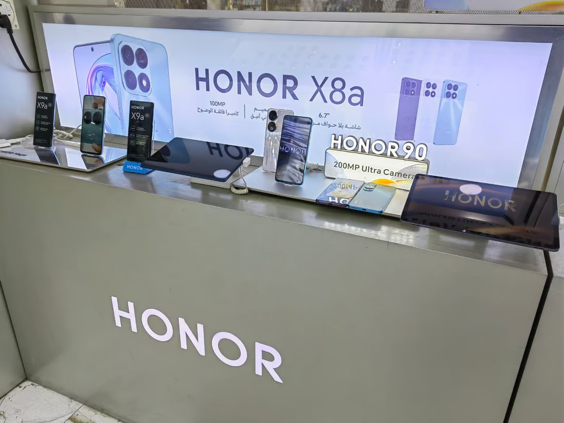 Mid-range models bestsellers in Mosul’s cell phone bazaars