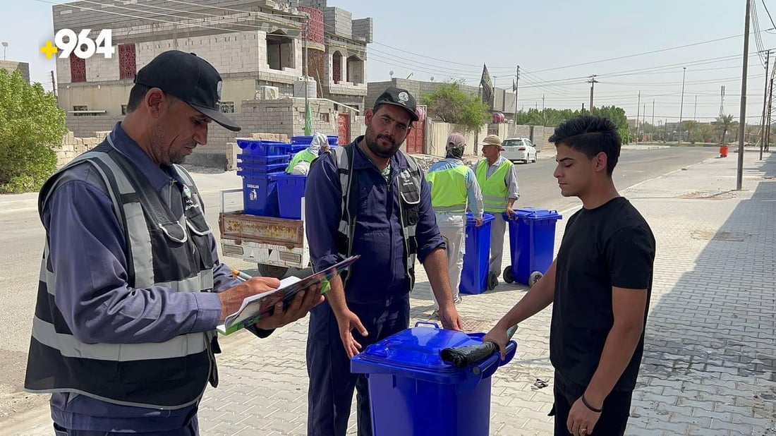 ماذا نفعل أكثر حتى لا ترموا النفايات؟.. سفوان توزع حاوية وأكياساً لكل عائلة (صور)