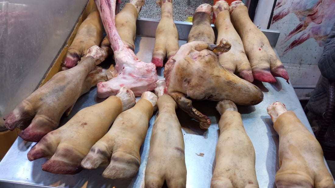 قصابون في طويريج يحذرون.. لحم الغنم في طريقه إلى 30 ألف دينار والهندي ينتشر
