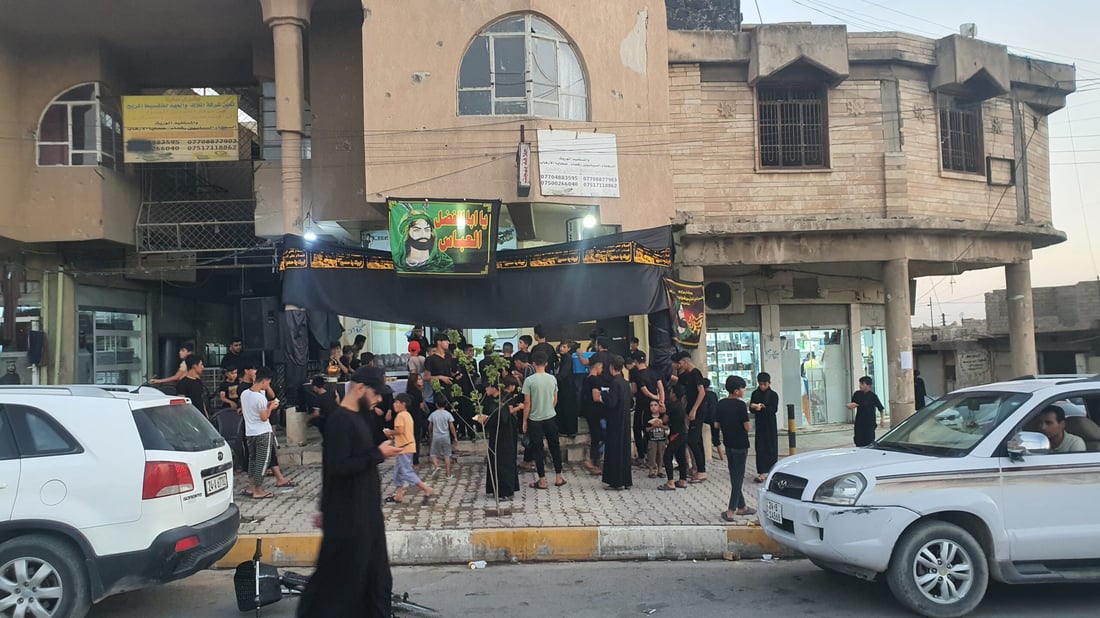 صور: مواكب تلعفر توزع كل شيء من الفجر حتى منتصف الليل.. والمطاعم شبه مغلقة