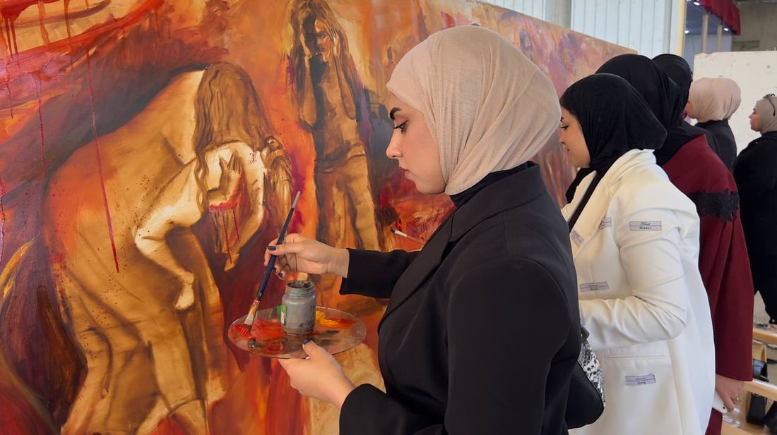 كان يوماً مزدحماً لدى بنات البصرة.. صور من الحضور الكبير في “الفنون الجميلة”