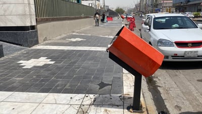 مخصصة للنفايات الخفيفة.. حاويات جديدة في شوارع المنصور بلون لباس البلدية (صور)