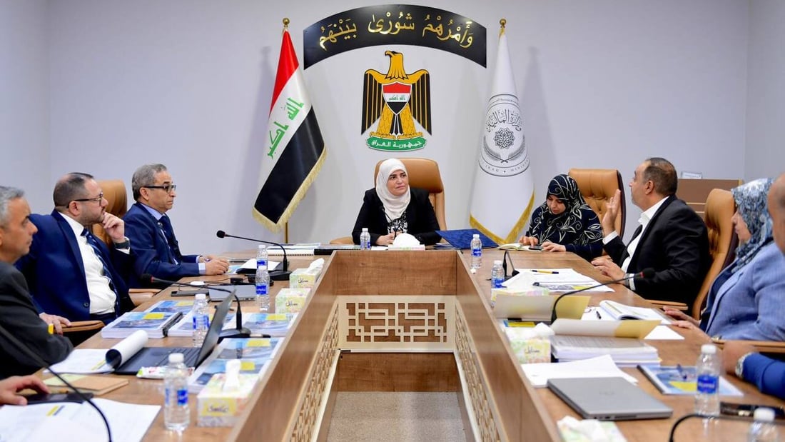 وزير المالية تترأس اجتماعاً لمتابعة هيكلة مصرفي الرافدين والرشيد