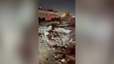 قطار بغداد خرج عن السكة قبل قليل وأربك شوارع اليرموك.. فيديو