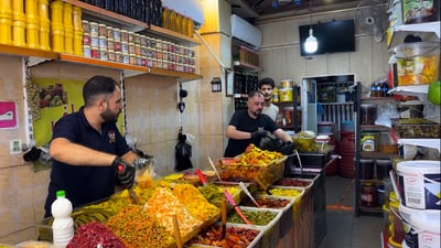 طرشي المصطفى يكسر الملل مع 42 صنفاً.. عنب وفطر وطماطة! (فيديو)