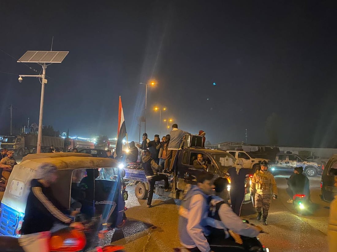 صور ليلية من المسيب: قطع طريق كربلاء – بغداد احتجاجاً على تنصيب فيحان محافظاً
