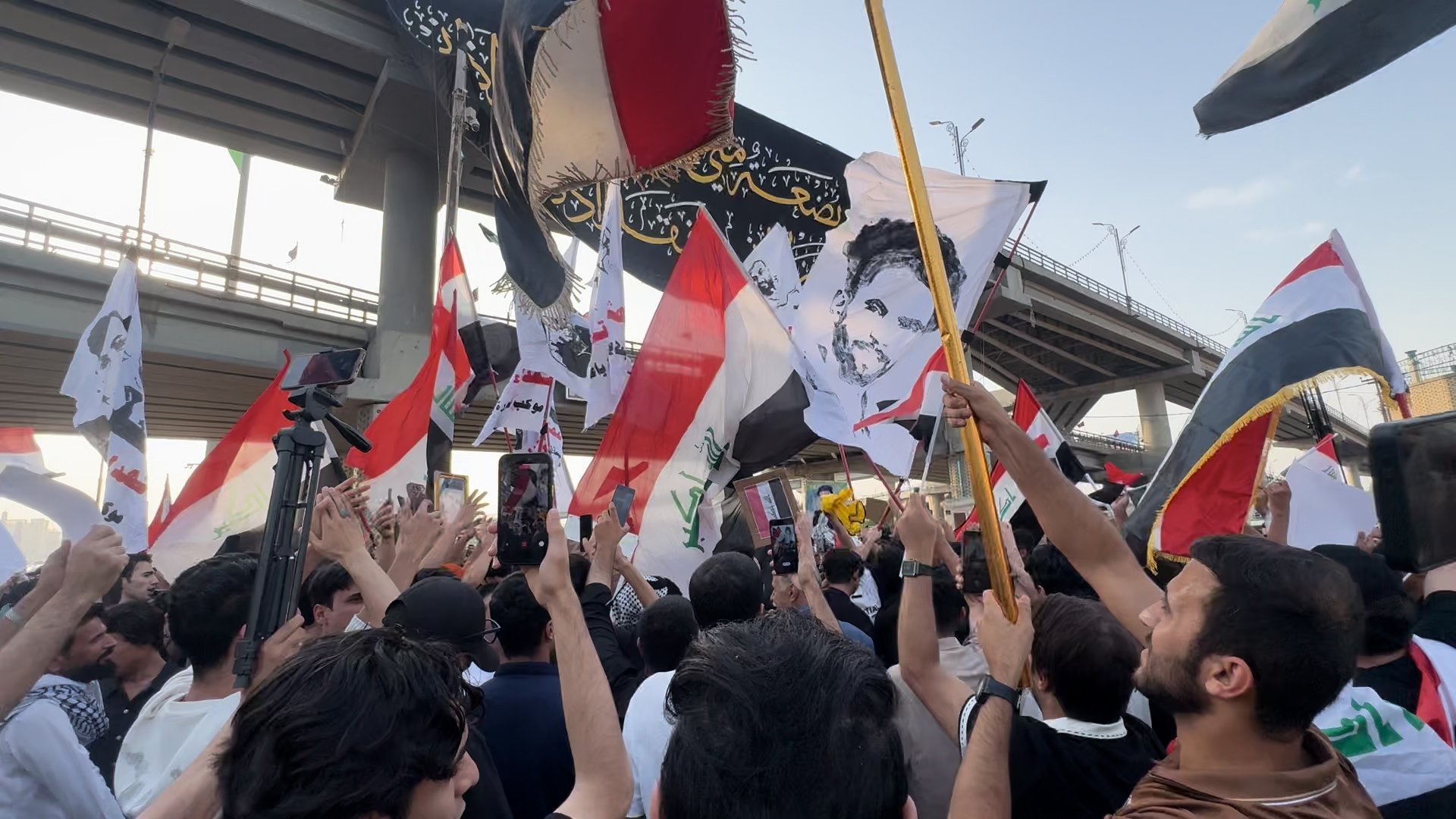 "متمسكون بأهداف تشرين".. مشاهد لحراك الشباب من بابل والنجف وذي قار