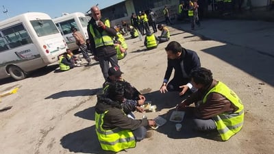 علاج موظفي البلدية مجاناً.. 100 طبيب يتقدمهم برهم أحمد في السليمانية (صور)