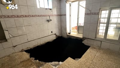 فيديو: الأرض تنخسف قرب الجامع النوري في الموصل.. لا خسائر لكن “هاتفاً” يرن هناك