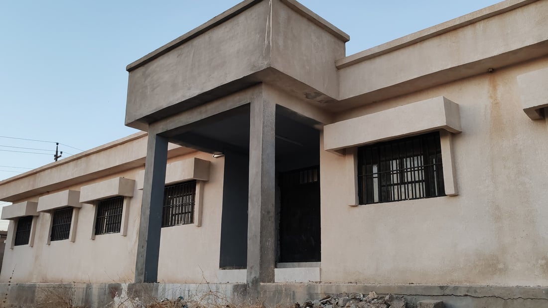 لە خورماتوو قوتابخانەیەک لە نێوان دوو بەڵێندەر گیرى خواردووە