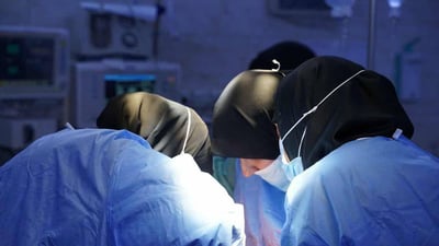 مستشفيات كربلاء تنقذ حياة حامل تعاني من “المشيمة الوحشية” وطفل ابتلع خنفساء
