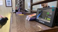 دولار بغداد مساء الأربعاء.. ارتفاع طفيف لكنه لا يزال قر�...