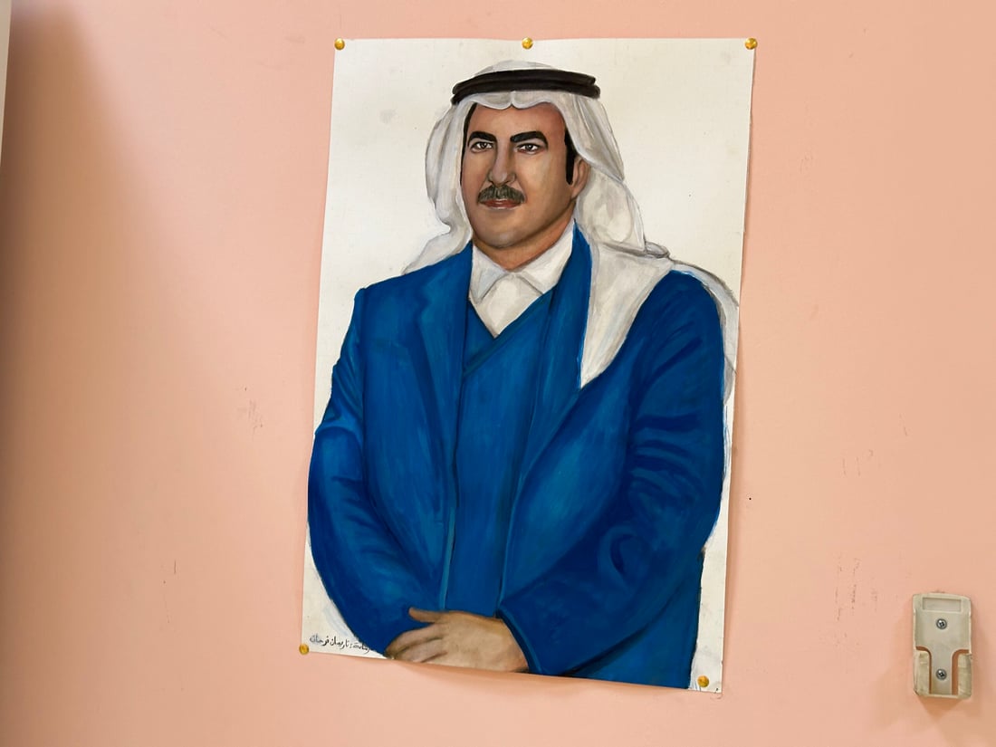 ناريمان العبيدي من حديثة.. عمرها 18 عاماً لكن الجميع وقف يتأمل أعمالها (صور)