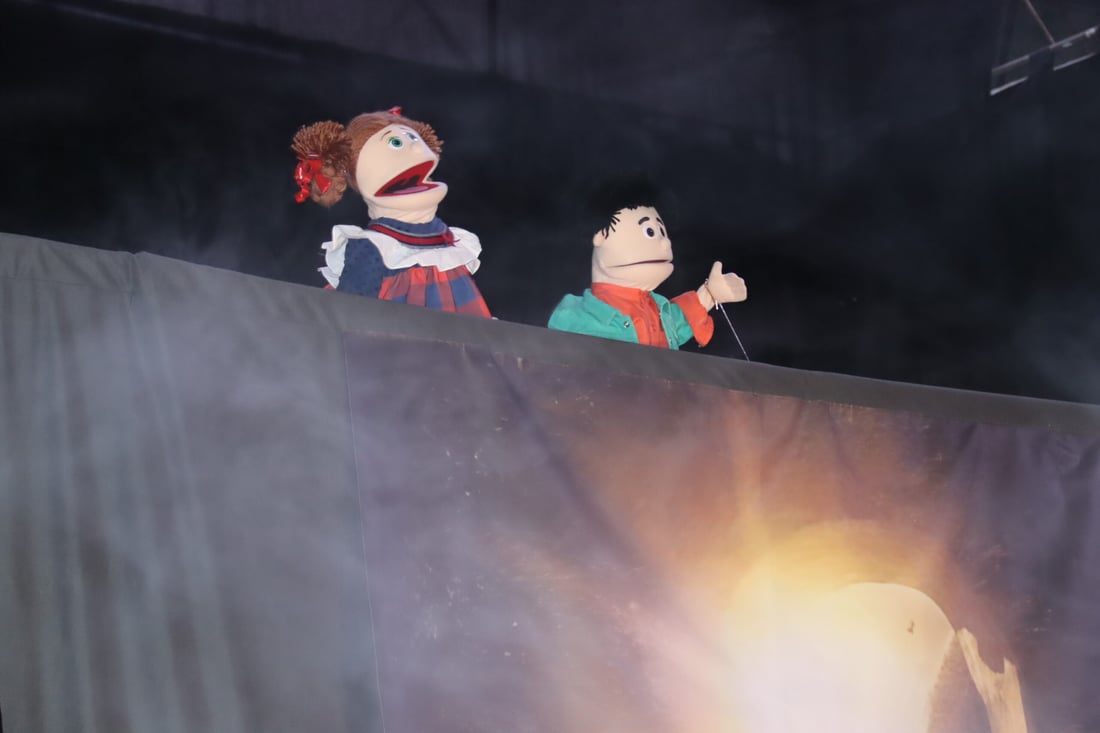 صور: مسرح دمى في عينكاوة احتفالاً بعيد الأم ونوروز والأطفال رقصوا كثيراً