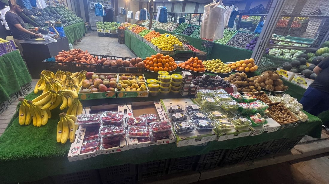رغم أنه قديم لكنه مرتب وأنيق.. صور صباحية من داخل سوق الأعظمية الكبير